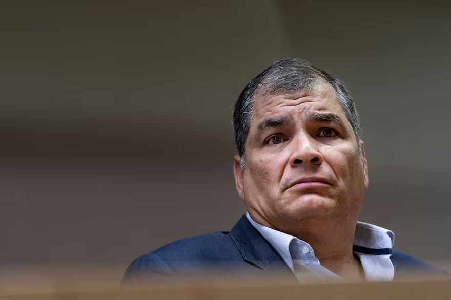 Rafael Correa afirmó que el “secuestro” de Maduro se utilizó para levantar el&nbsp;bloqueo